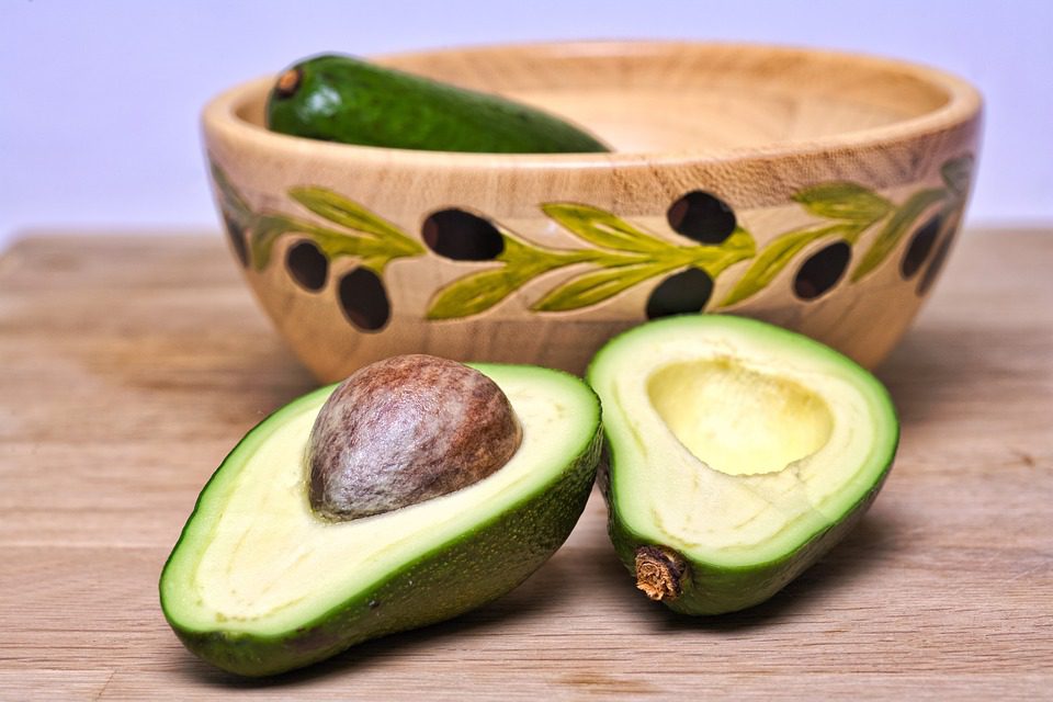 ۶ روش خانگی برای پرپشت شدن موی سر مثل روغن رزماری و آب پیاز، موهاتو ضخیم و پرپشت کن. راهکارهای تضمینی برای موهای رویایی اینجاست!